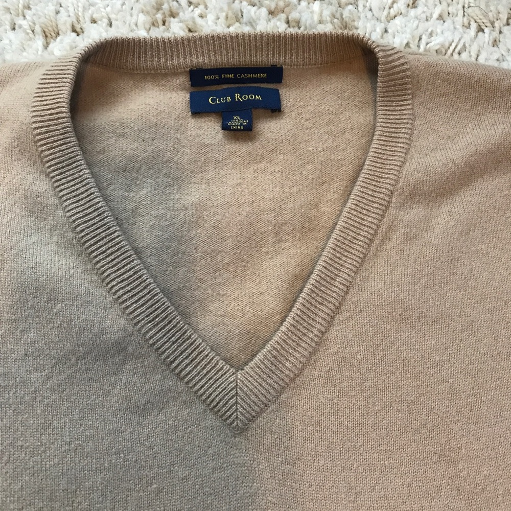 Men’s cashmere sweater